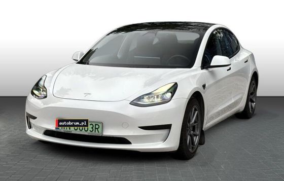 Tesla Model 3 2021 – auto używane w najmie