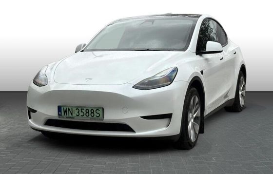 Tesla Model Y 2023 – auto używane w najmie
