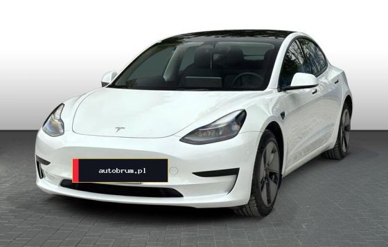 Tesla Model 3 2022 – auto używane w najmie